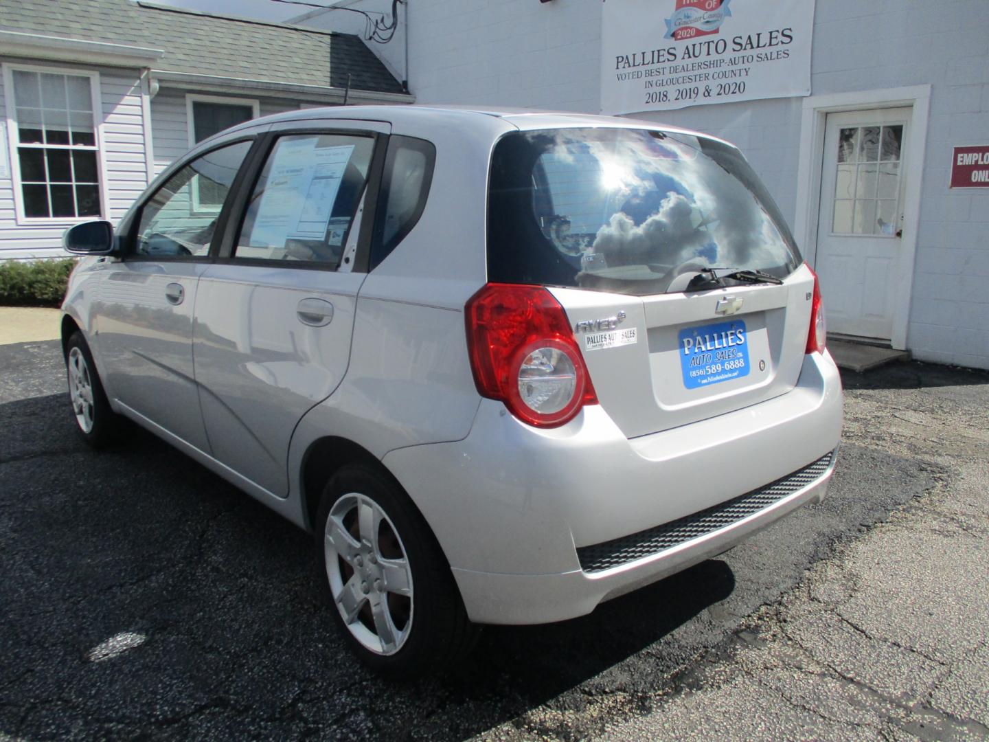 2009 SILVER Chevrolet Aveo5 (KL1TD66E29B) with an 1.6L L4 DOHC 16V engine, AUTOMATIC transmission, located at 540a Delsea Drive, Sewell, NJ, 08080, (856) 589-6888, 39.752560, -75.111206 - Photo#2